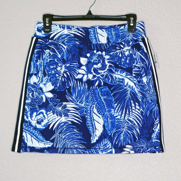 Women's T by Talbots Cotton Skort NWT with a Blue & White floral leaf pattern XS - Picture 1 of 8